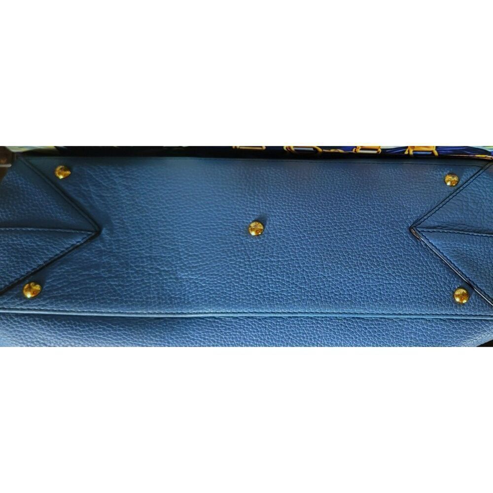 MCM - Large Pebbled Leather Shoulder Bag - Picture 5 of 14